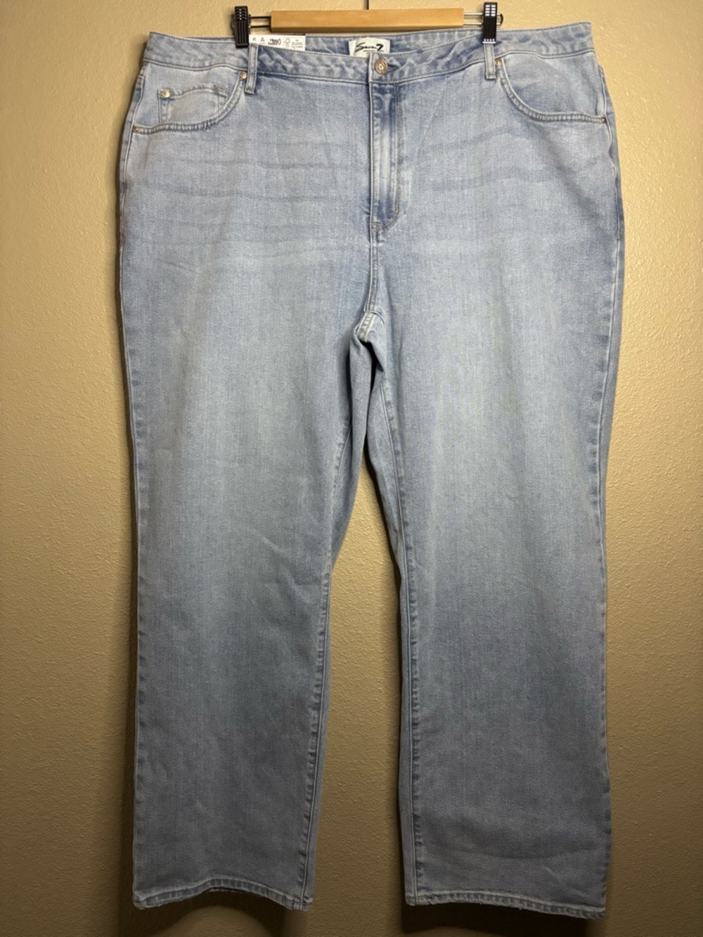 NWT Seven7 Jeans Women’s Size 22W Light Wash Loose Straight Leg Denim